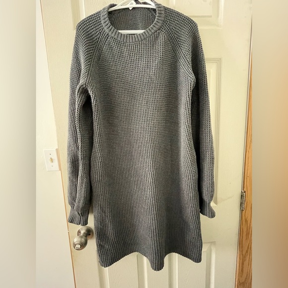 TenTree Highline Crew Neck Dress - Picture 4 of 5